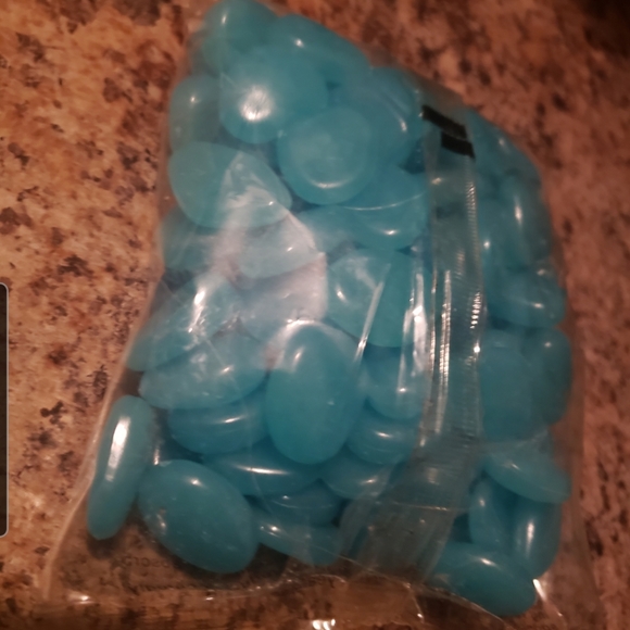 Bag of Bioluminescent Blue Stones - Picture 7 of 7